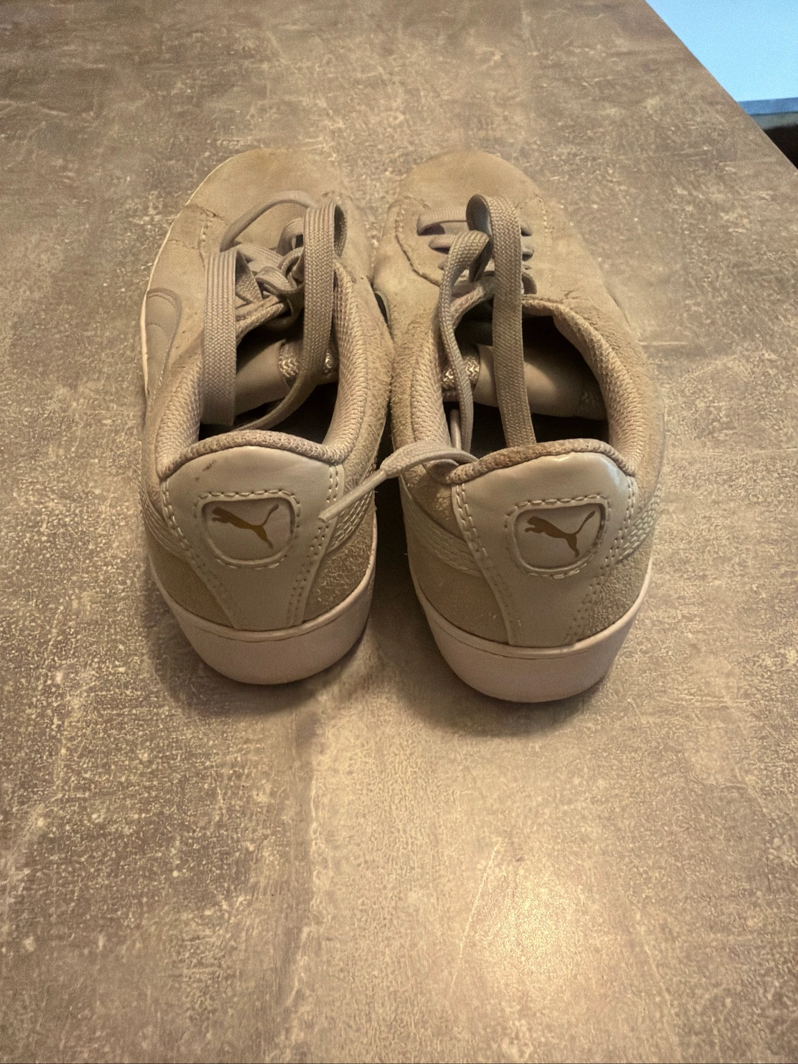 Zapato puma caqui con suela blanca talla 38 en buen estado – photo 3